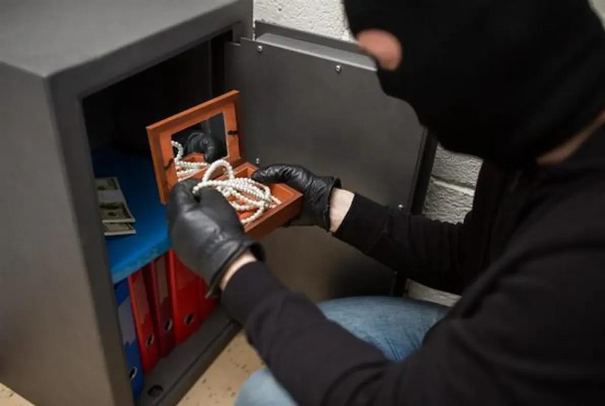Jewel theft