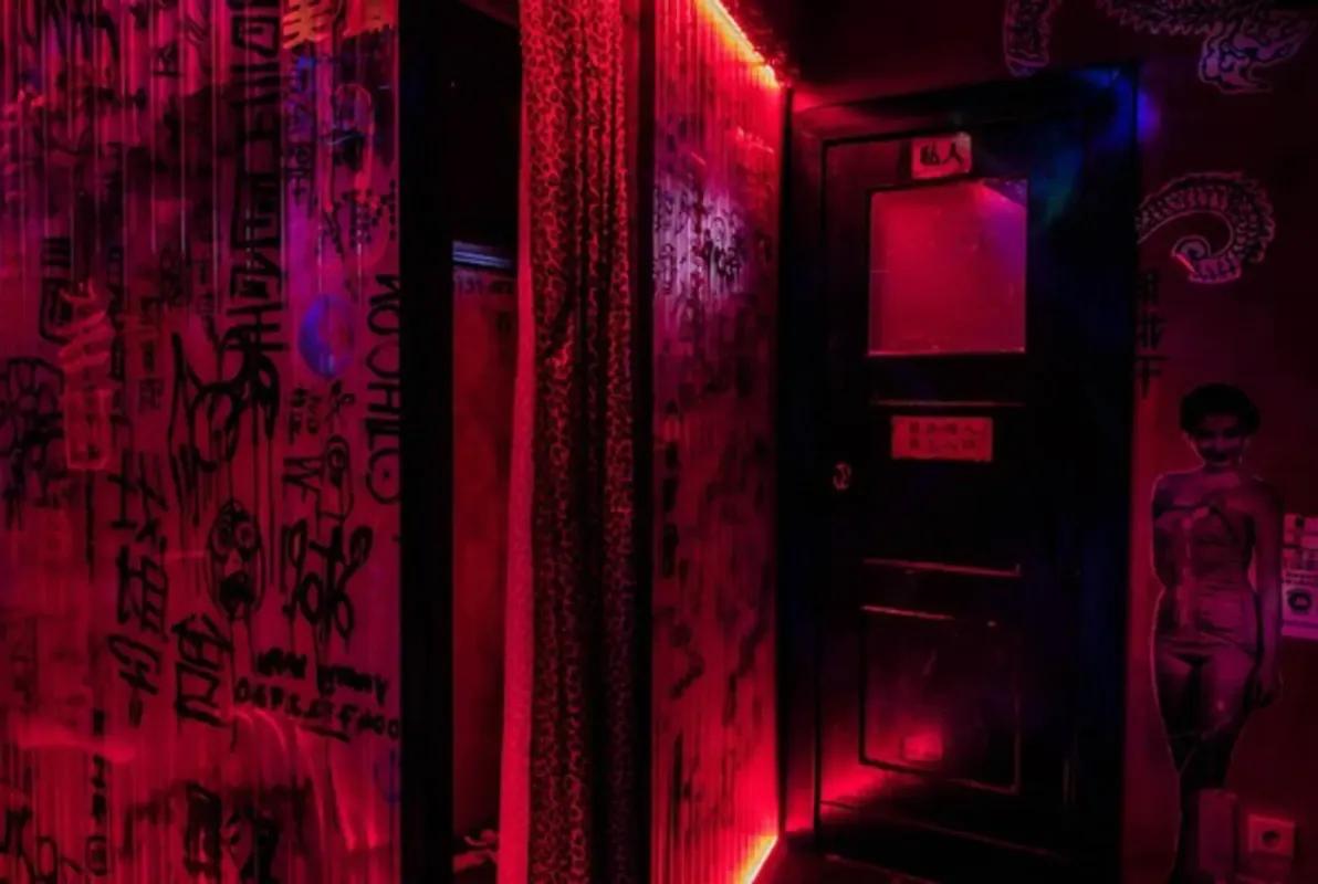 One Night in Hong Kong Versus Game